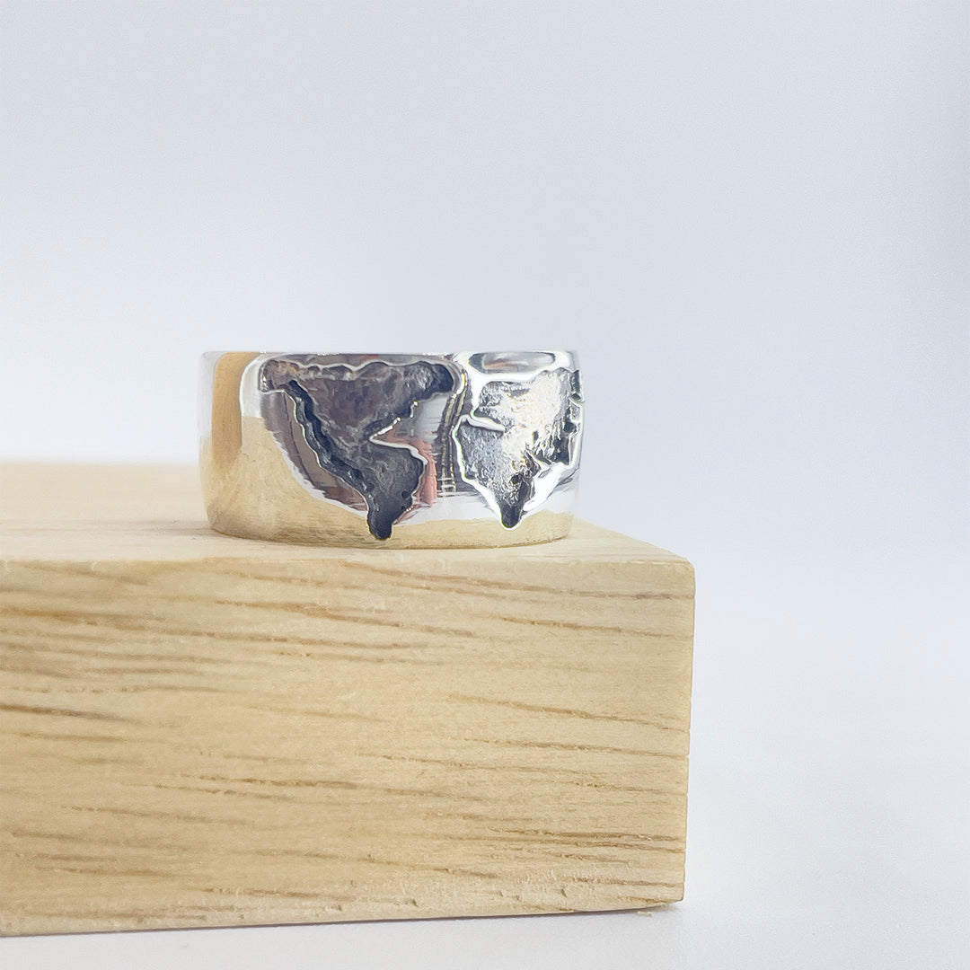 Anillo Mapamundi