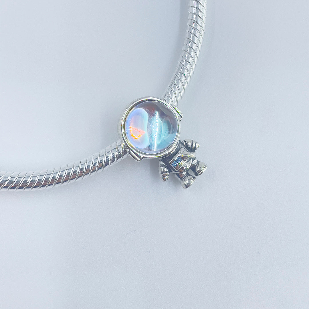Charm Astronauta 02