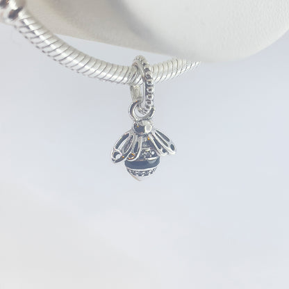Charm Abeja 01